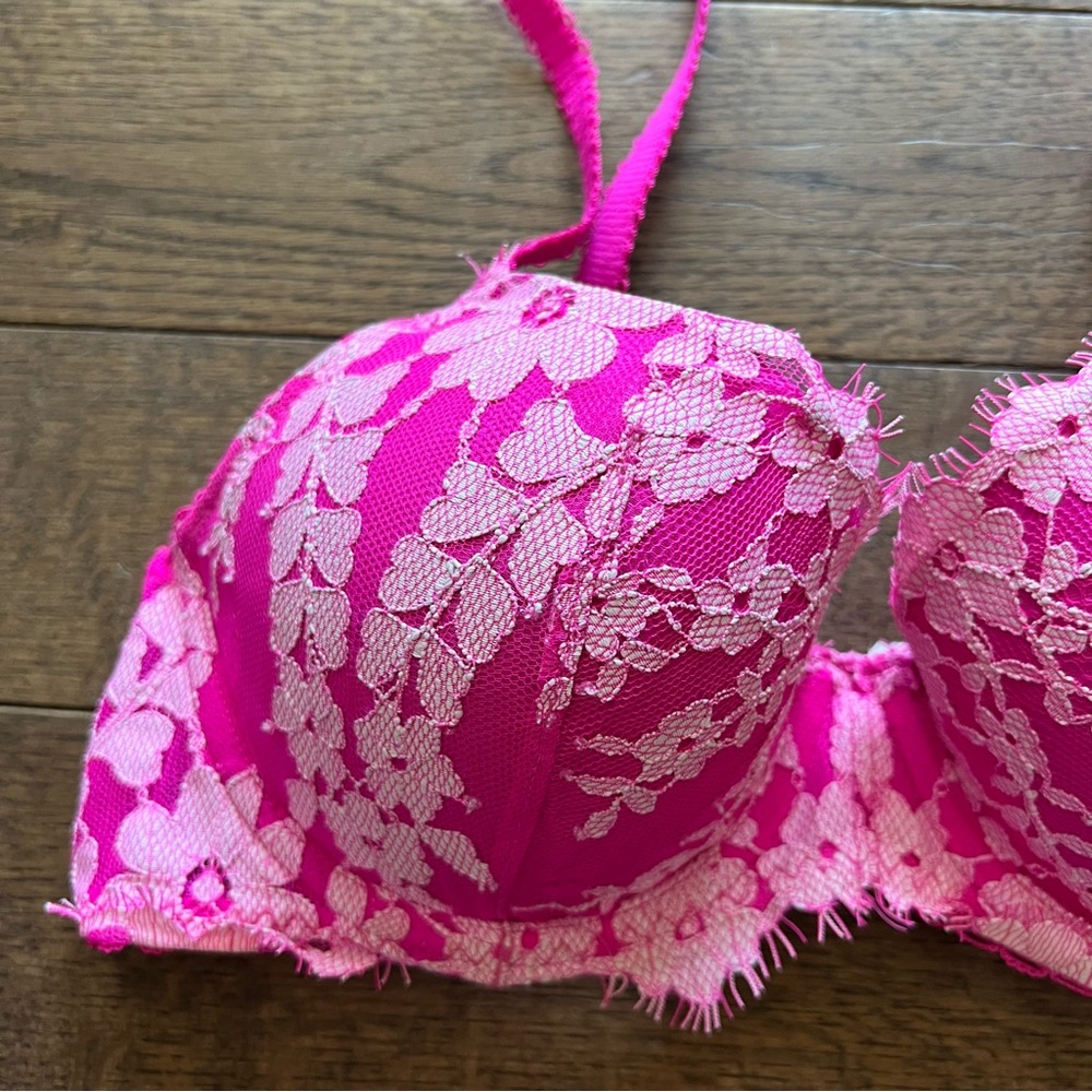 Victoria's Secret Bra - Picture 4 of 9